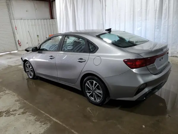 3KPF24AD3PE573490 2023 KIA FORTE - Image 2