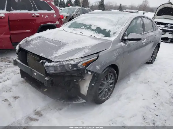 3KPF24AD3PE574168 2023 KIA FORTE - Image 2