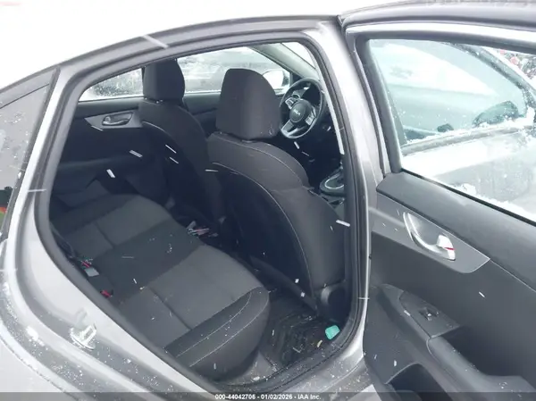 3KPF24AD3PE574168 2023 KIA FORTE - Image 8