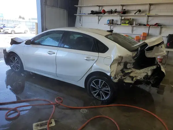 3KPF24AD3PE578351 2023 KIA FORTE - Image 2