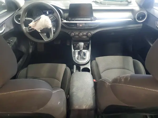 3KPF24AD3PE578902 2023 KIA FORTE - Image 8
