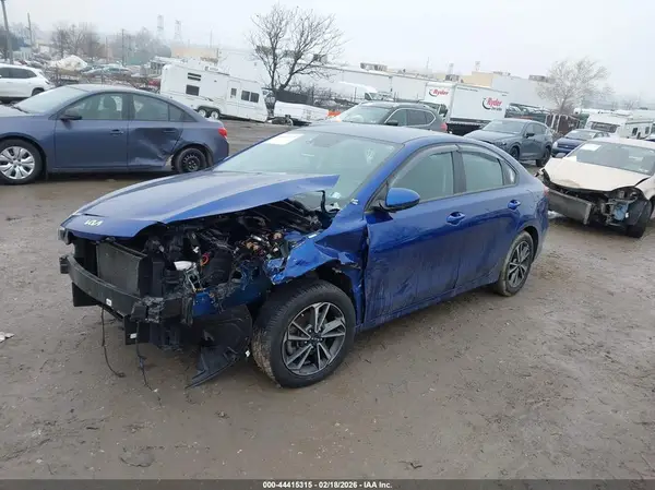 3KPF24AD3PE580195 2023 KIA FORTE - Image 2
