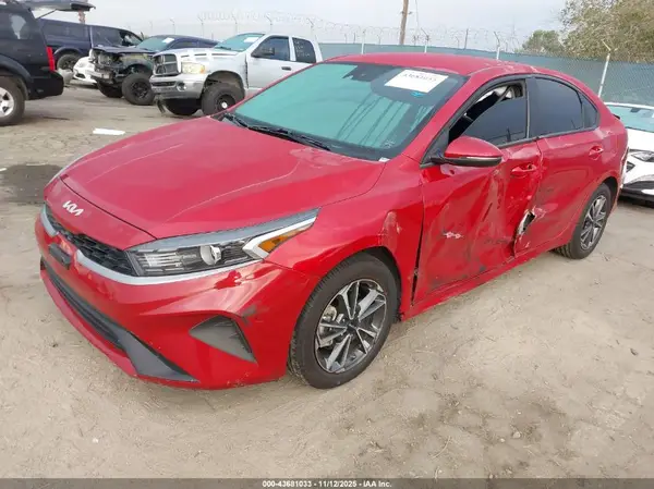3KPF24AD3PE580634 2023 KIA FORTE - Image 2