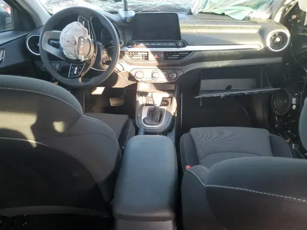 3KPF24AD3PE581184 2023 KIA FORTE - Image 8
