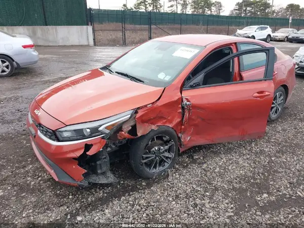 3KPF24AD3PE583131 2023 KIA FORTE - Image 2