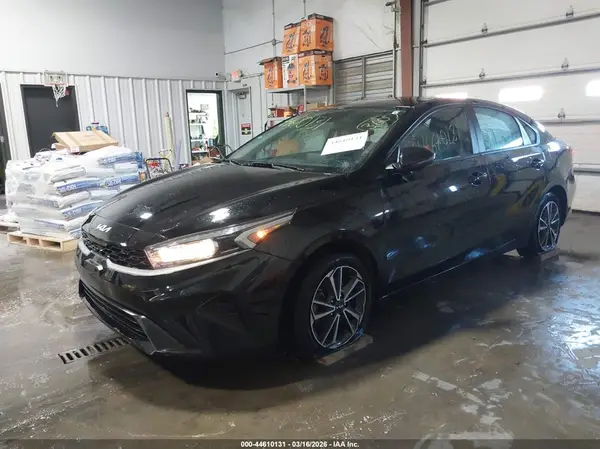 3KPF24AD3PE584439 2023 KIA FORTE - Image 2