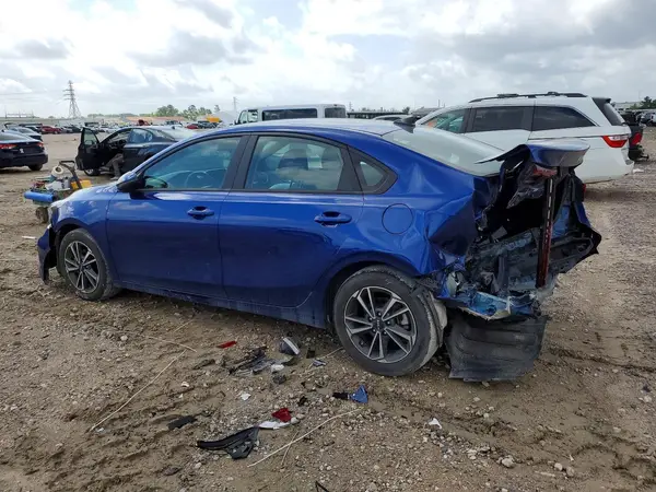 3KPF24AD3PE584845 2023 KIA FORTE - Image 2