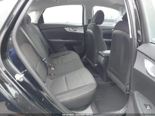 3KPF24AD3PE584926 2023 KIA FORTE - Image 8