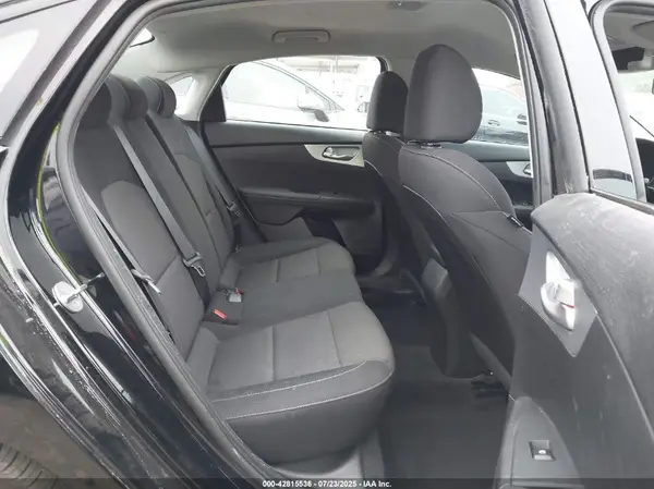 3KPF24AD3PE585073 2023 KIA FORTE - Image 8