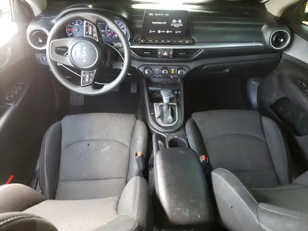 3KPF24AD3PE585087 2023 KIA FORTE - Image 8
