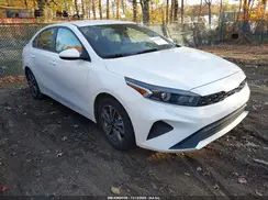 3KPF24AD3PE585977 2023 KIA FORTE