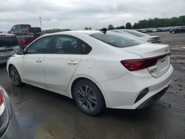 3KPF24AD3PE587101 2023 KIA FORTE - Image 2