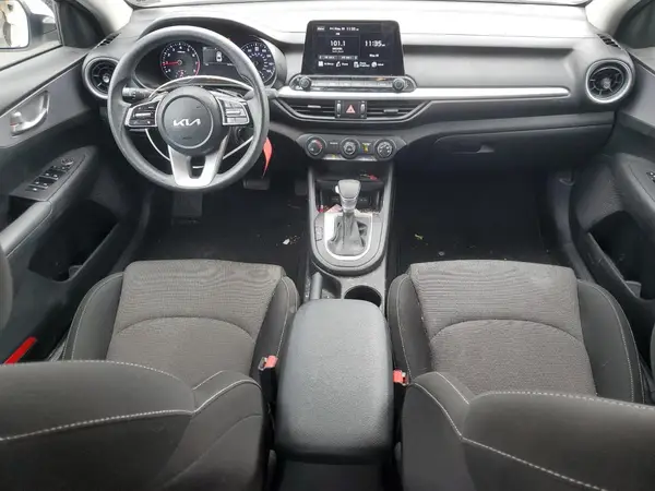3KPF24AD3PE587101 2023 KIA FORTE - Image 8