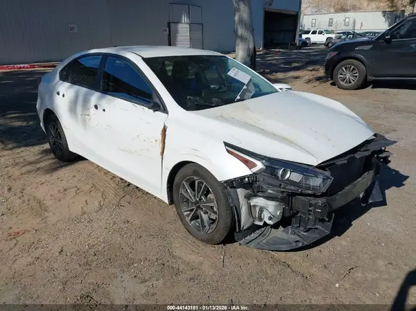 3KPF24AD3PE587633 2023 KIA FORTE - Image 1