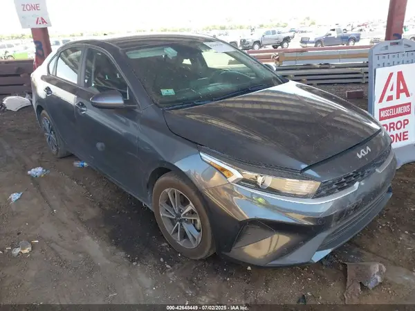 3KPF24AD3PE588121 2023 KIA FORTE - Image 1