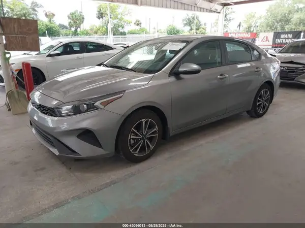 3KPF24AD3PE588300 2023 KIA FORTE - Image 2