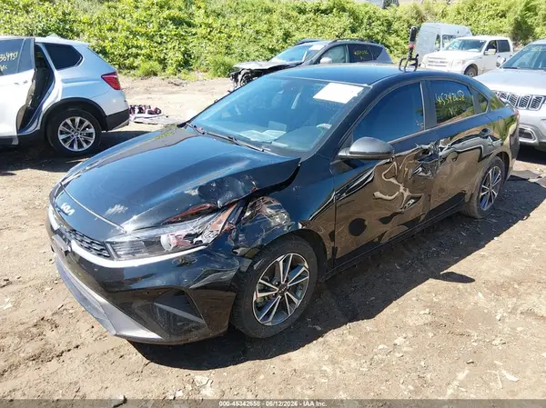 3KPF24AD3PE588507 2023 KIA FORTE - Image 2