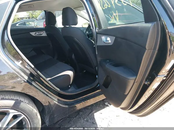 3KPF24AD3PE588507 2023 KIA FORTE - Image 8