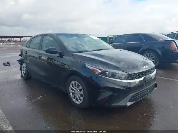 3KPF24AD3PE588975 2023 KIA FORTE - Image 1