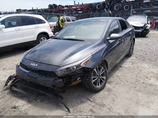 3KPF24AD3PE589074 2023 KIA FORTE - Image 2