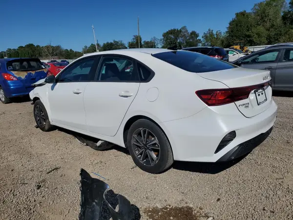 3KPF24AD3PE589964 2023 KIA FORTE - Image 2