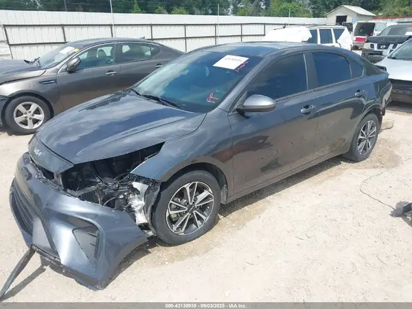 3KPF24AD3PE590175 2023 KIA FORTE - Image 2