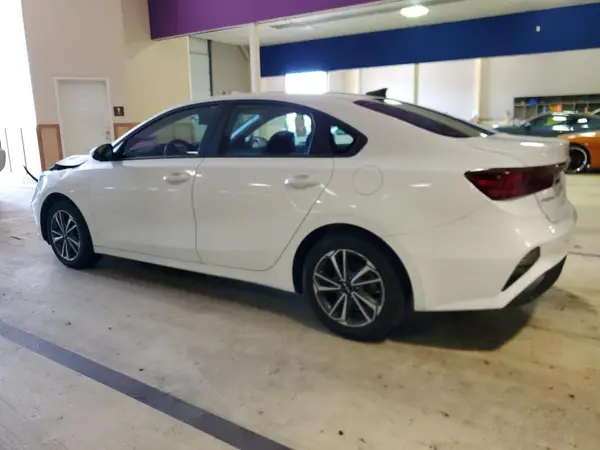 3KPF24AD3PE590466 2023 KIA FORTE - Image 2