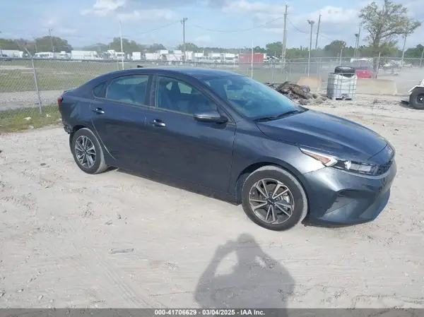 3KPF24AD3PE591195 2023 KIA FORTE - Image 1