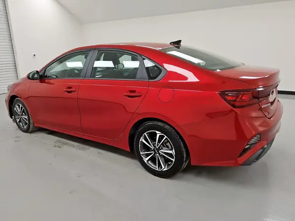 3KPF24AD3PE592072 2023 KIA FORTE - Image 2