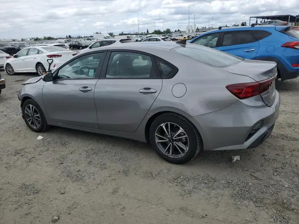 3KPF24AD3PE592623 2023 KIA FORTE - Image 2