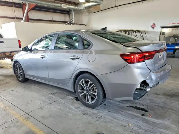 3KPF24AD3PE593464 2023 KIA FORTE - Image 2