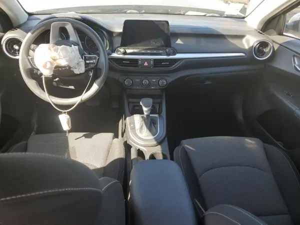 3KPF24AD3PE595053 2023 KIA FORTE - Image 8