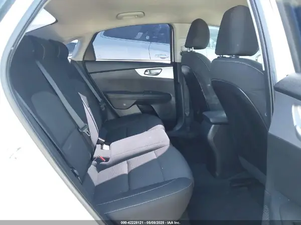 3KPF24AD3PE595716 2023 KIA FORTE - Image 8