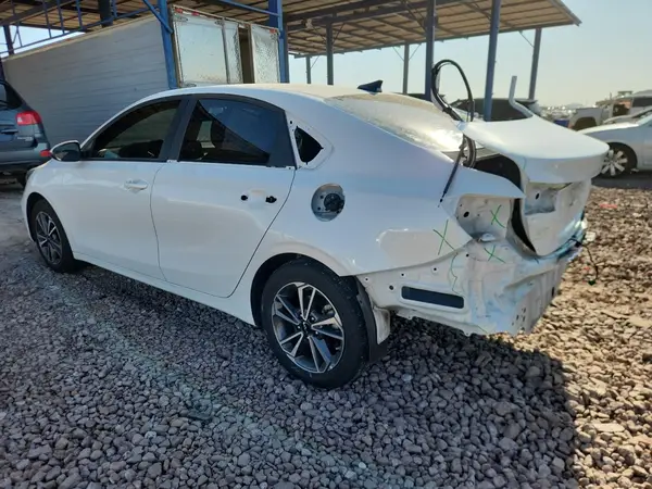 3KPF24AD3PE596882 2023 KIA FORTE - Image 2