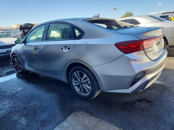 3KPF24AD3PE598597 2023 KIA FORTE - Image 2