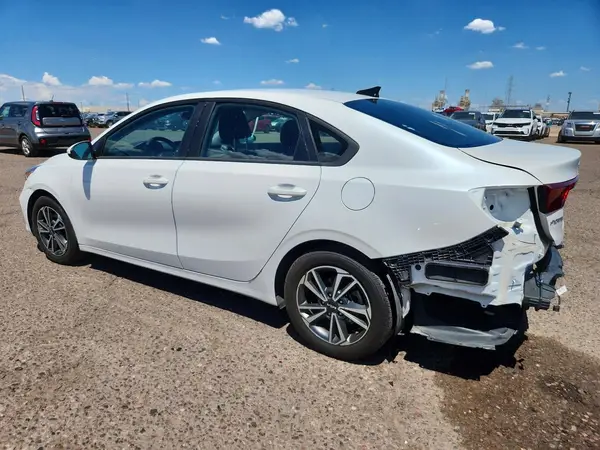 3KPF24AD3PE600364 2023 KIA FORTE - Image 2