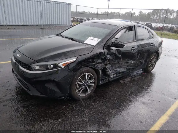 3KPF24AD3PE600963 2023 KIA FORTE - Image 2