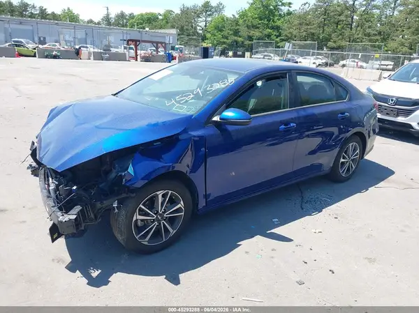 3KPF24AD3PE605094 2023 KIA FORTE - Image 2