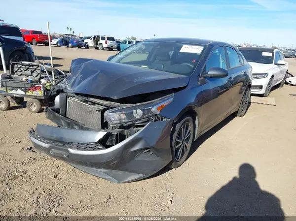 3KPF24AD3PE605662 2023 KIA FORTE - Image 2