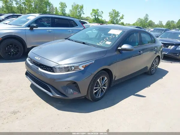 3KPF24AD3PE607847 2023 KIA FORTE - Image 2
