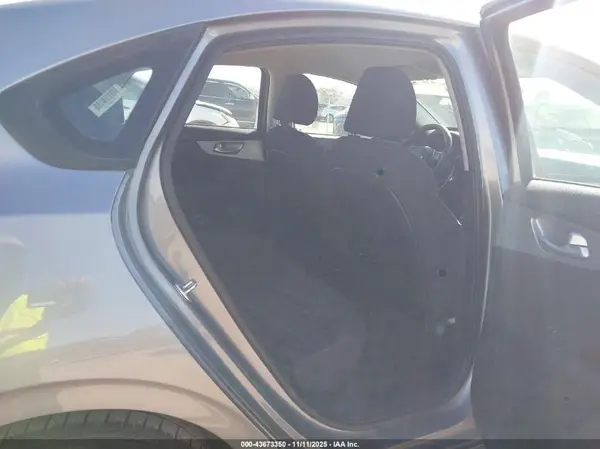 3KPF24AD3PE608058 2023 KIA FORTE - Image 8
