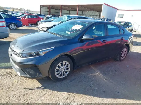 3KPF24AD3PE609243 2023 KIA FORTE - Image 2