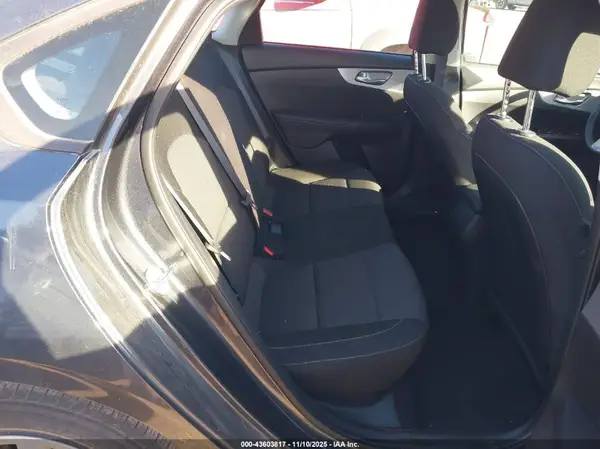 3KPF24AD3PE609243 2023 KIA FORTE - Image 8