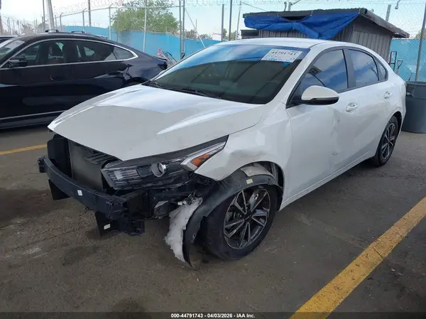 3KPF24AD3PE609615 2023 KIA FORTE - Image 2