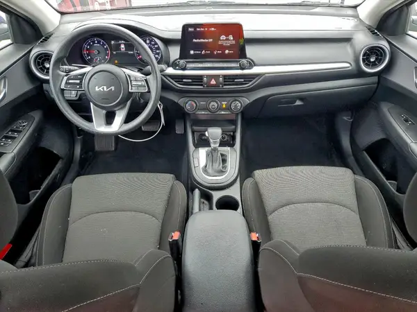 3KPF24AD3PE612210 2023 KIA FORTE - Image 8