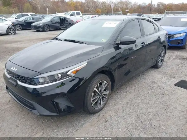 3KPF24AD3PE612496 2023 KIA FORTE - Image 2