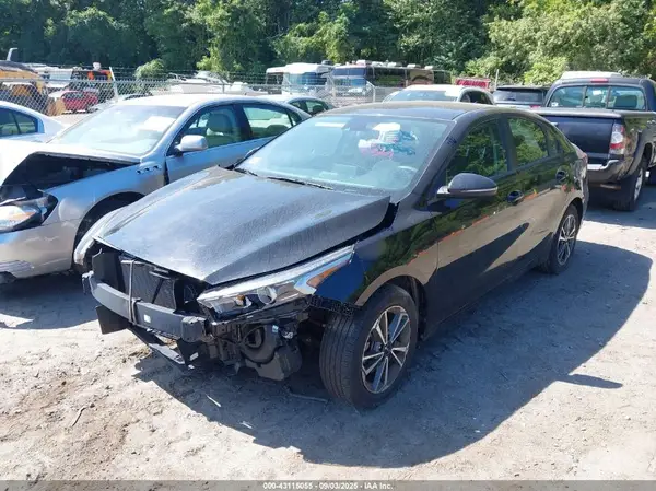 3KPF24AD3PE614569 2023 KIA FORTE - Image 2