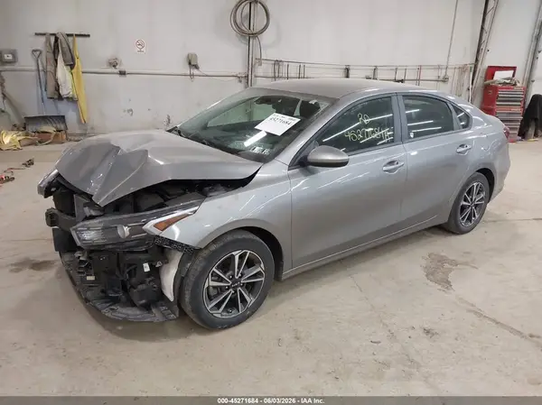 3KPF24AD3PE615642 2023 KIA FORTE - Image 2