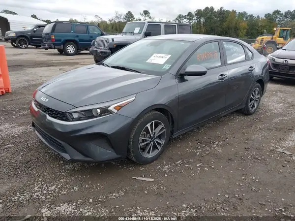 3KPF24AD3PE616631 2023 KIA FORTE - Image 2