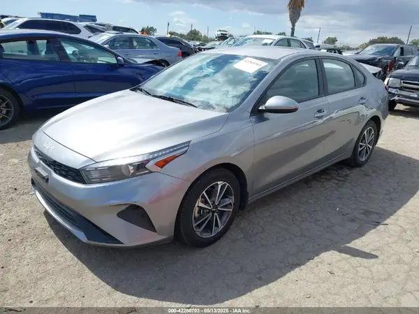 3KPF24AD3PE617505 2023 KIA FORTE - Image 2
